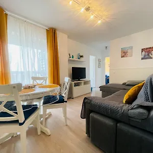 apartamento-primera-linea-de-playa-valdelagrana.es-andalucia.com/